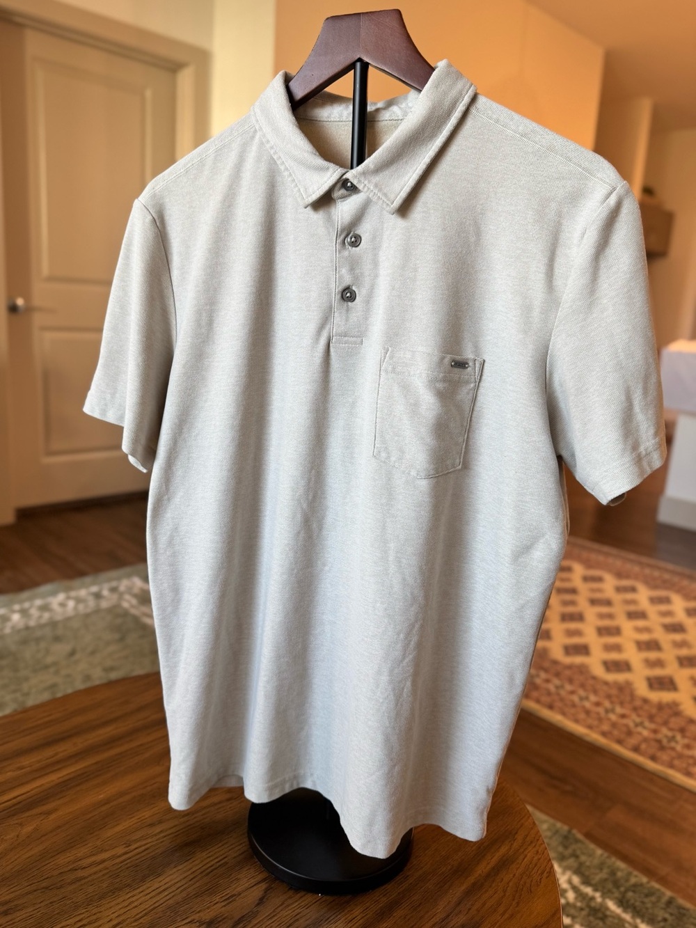 Vuori Men's Short Sleeve Polo Shirt in Light Beige